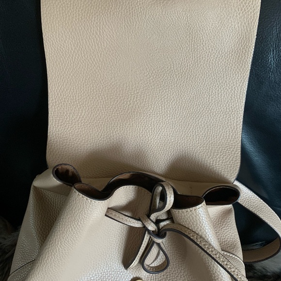 Beige back pack - Picture 4 of 4